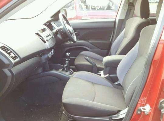 Mitsubishi Outlander XL