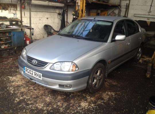 Toyota Avensis I