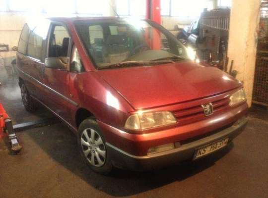 Peugeot 806