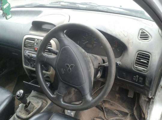 Mitsubishi Carisma
