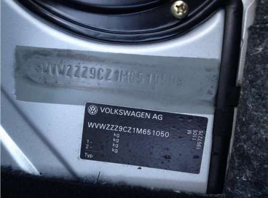 Volkswagen NEW Beetle (9C)