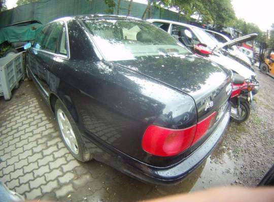 Audi A8 (D2, 4D)
