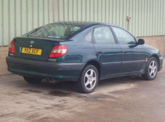 Toyota Avensis I