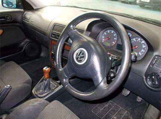 Volkswagen Bora (1J2)