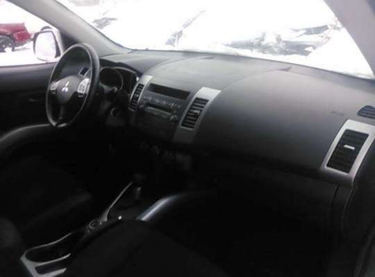 Mitsubishi Outlander XL