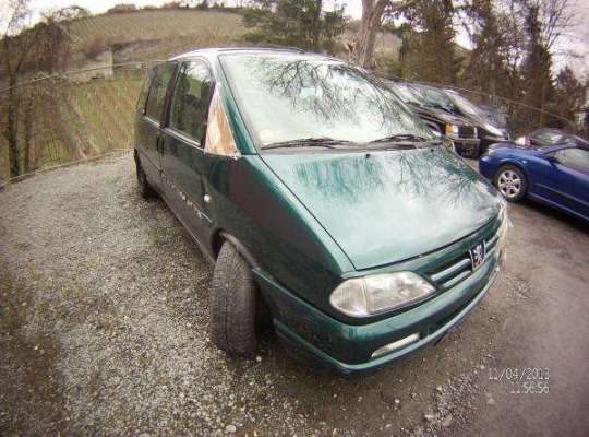 Peugeot 806