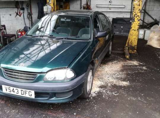 Toyota Avensis I