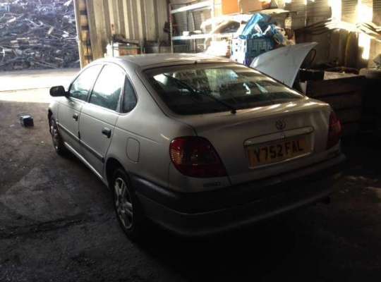 Toyota Avensis I