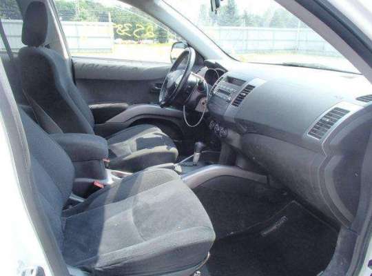 Mitsubishi Outlander XL