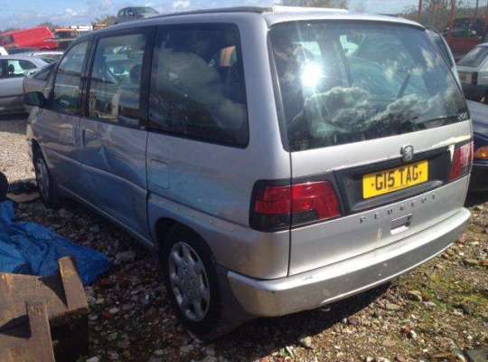 Peugeot 806