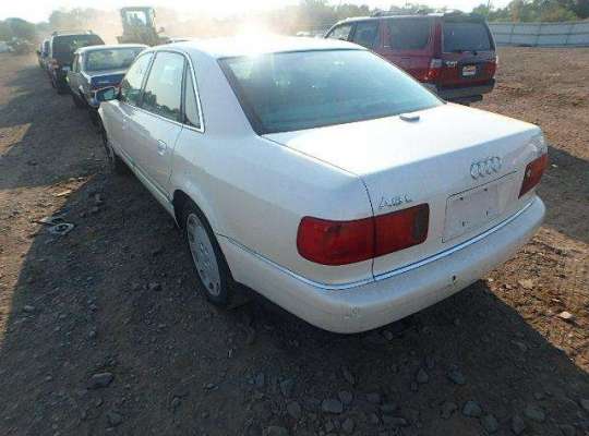 Audi A8 (D2, 4D)
