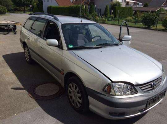 Toyota Avensis I