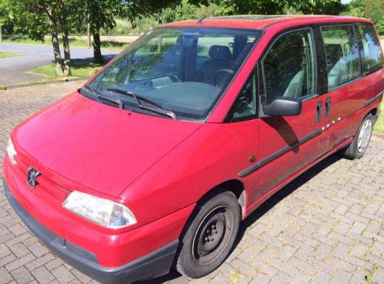 Peugeot 806