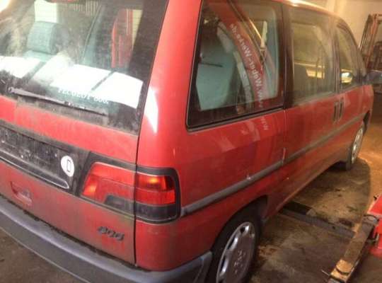 Peugeot 806