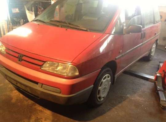 Peugeot 806