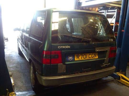Peugeot 806