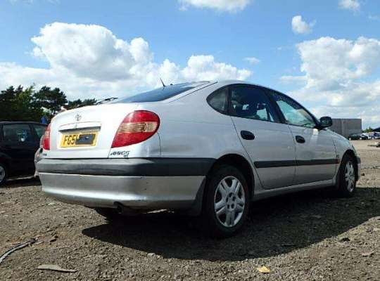 Toyota Avensis I