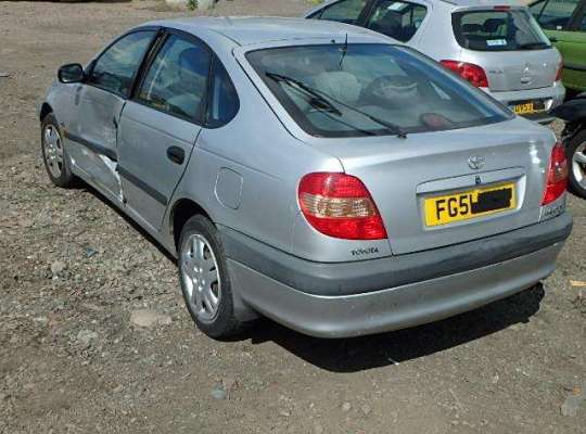 Toyota Avensis I