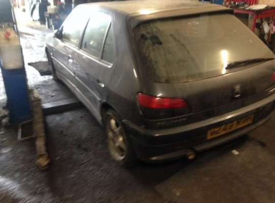 Peugeot 306