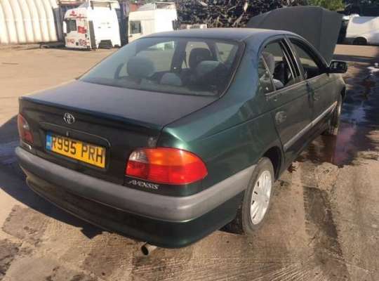 Toyota Avensis I