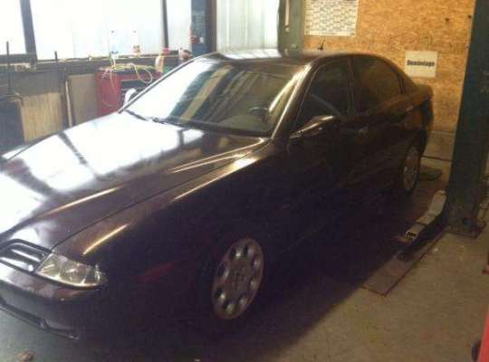Alfa Romeo 166 (936)