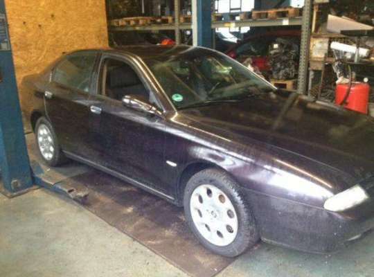 Alfa Romeo 166 (936)