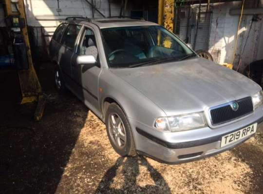 Skoda Octavia Tour (1U)