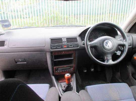 Volkswagen Bora (1J2)