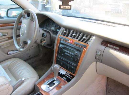 Audi A8 (D2, 4D)