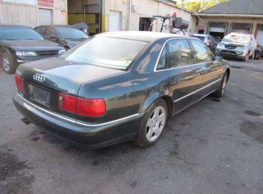 Audi A8 (D2, 4D)