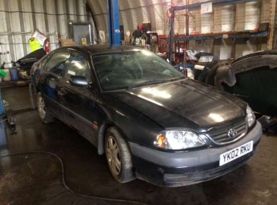 Toyota Avensis I
