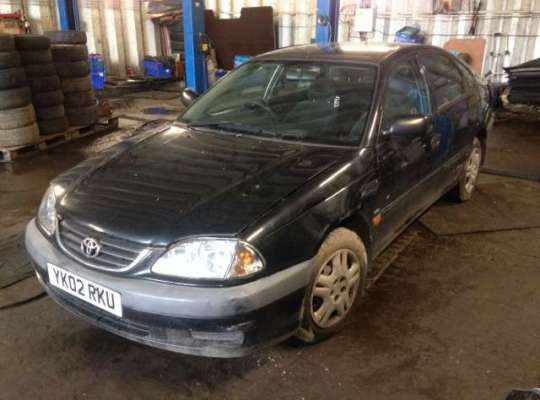 Toyota Avensis I