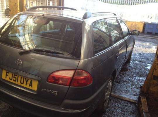 Toyota Avensis I