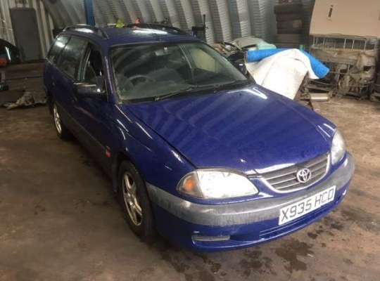 Toyota Avensis I
