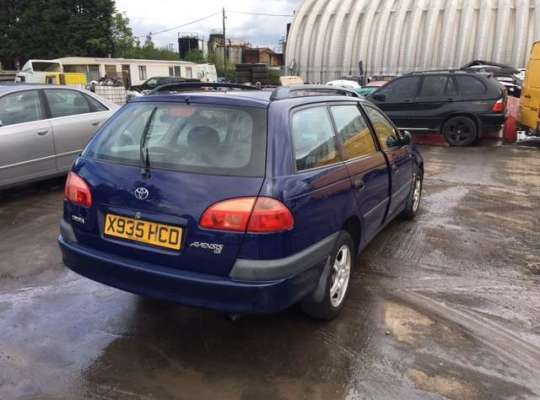 Toyota Avensis I
