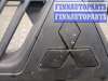 купить Решетка радиатора на Mitsubishi L200 1996-2006