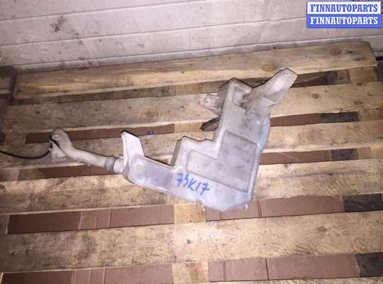 Бачок омывателя на Honda Civic VIII (4D, 5D) 