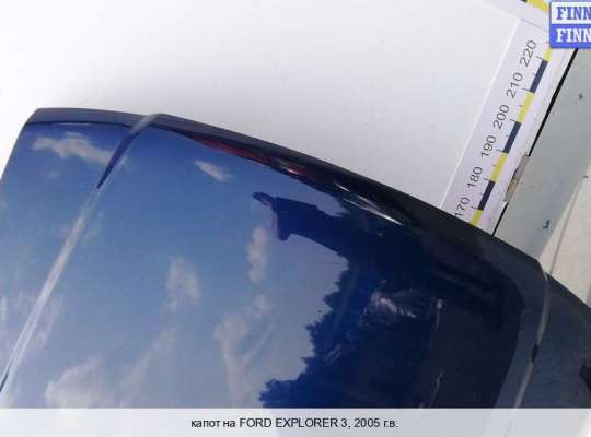 Капот на Ford Explorer III (U152) 
