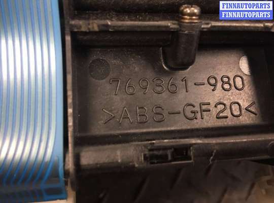 Щиток приборов на Toyota Prius II 