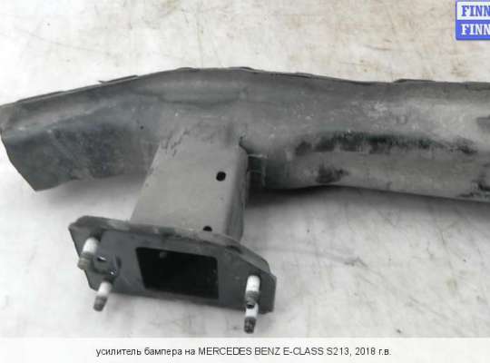 Усилитель бампера на Mercedes-Benz E (W213)