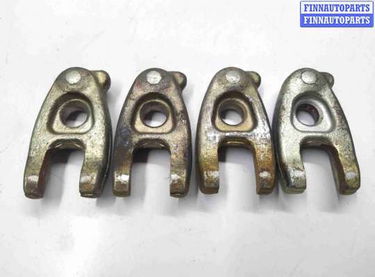 Скоба (кронштейн) крепления форсунки RN1535131 на Renault Grand Scenic 3 поколение (2009-2016)