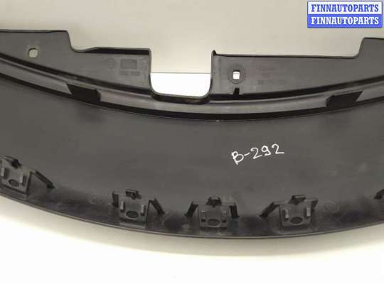 купить Накладка замка капота на Nissan Note (E11) 2005 - 2013