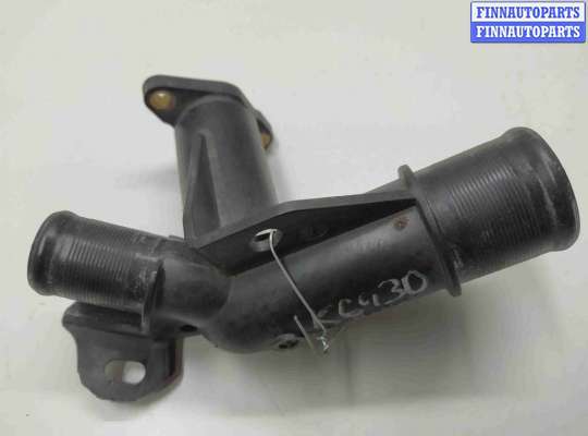 купить Фланец (тройник) системы охлаждения на Citroen C4 2 поколение 2011 - 2021