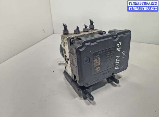 Блок ABS AU1748681 на Audi A3 II (8P1) 2003 - 2013