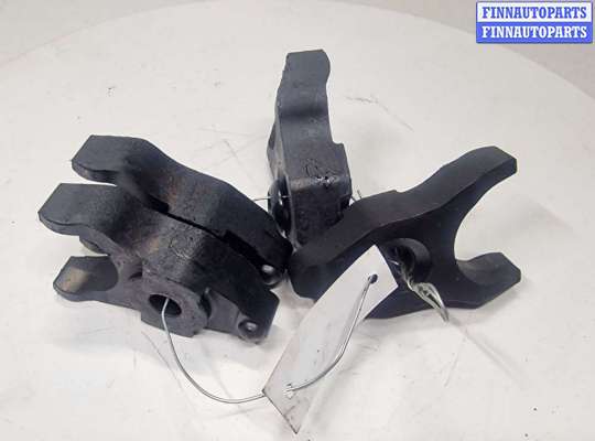 купить Скоба (кронштейн) крепления форсунки на Toyota RAV 4 II (A20) 2000 - 2005