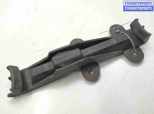 купить Кронштейн крепления бампера переднего на Audi 80 B3 (8A) 1986 - 1991