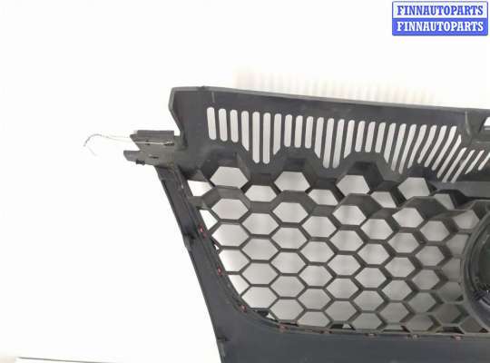 купить Решетка радиатора на Volkswagen Golf V (1K) 2003 - 2009