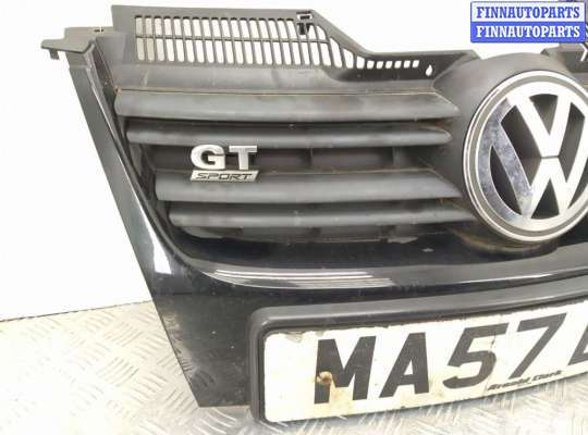 купить Решетка радиатора на Volkswagen Golf V (1K) 2003 - 2009