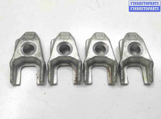 купить Скоба (кронштейн) крепления форсунки на Renault Master III 2010 - 2017