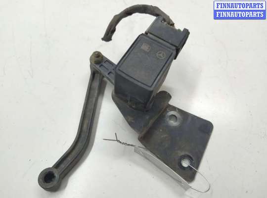 купить Датчик положения кузова на Mercedes ML W164 2 поколение (2005-2008)